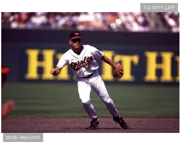 哈特全明星铁人闪耀赛场，勇夺年度最佳球员殊荣