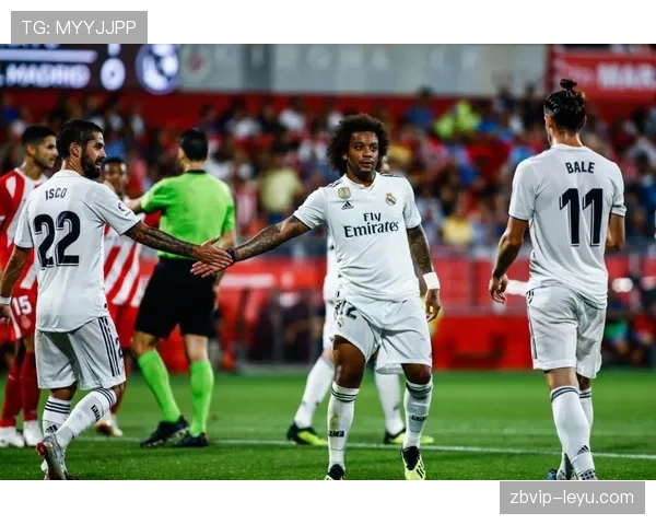 维尼修斯 vs 贝尔:边路速度冲击与进攻效率对比分析 维尼修斯 vs 贝尔:边路速度冲击与进攻效率对比分析