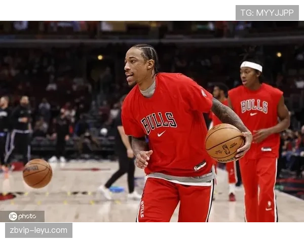 奥斯卡·罗伯特森突破终结能力提升，助力球队关键时刻得分拉开差距